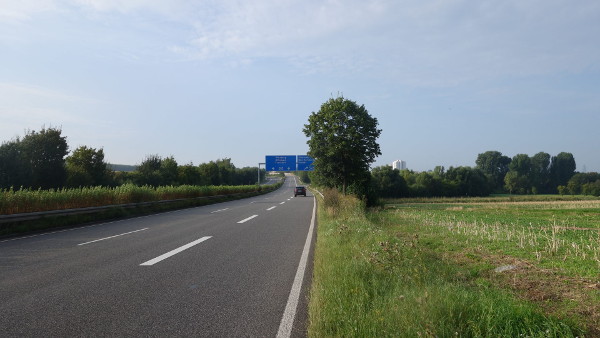 B3 bei Bad-Vilbel Richtung Preungesheimer Dreieck A661